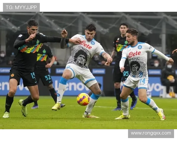 南京足球队的成长之路：从默默无闻到赛场辉煌的奋斗历程