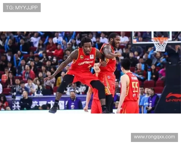 深圳篮球队的拼搏之路与荣耀时刻全景回顾