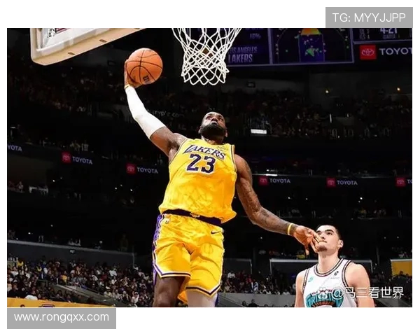 2016年灰熊与湖人激战回顾：一场精彩的NBA对决与球星风采展现